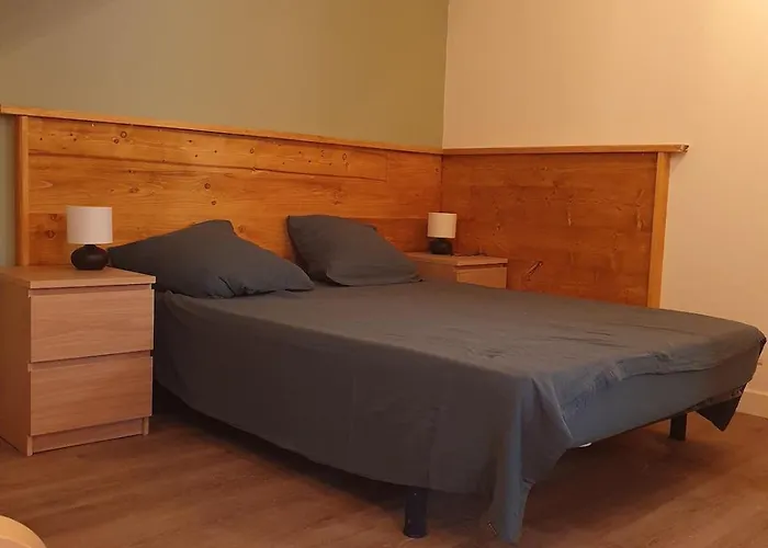 Appartement Jaune La Cachette Sarcenas